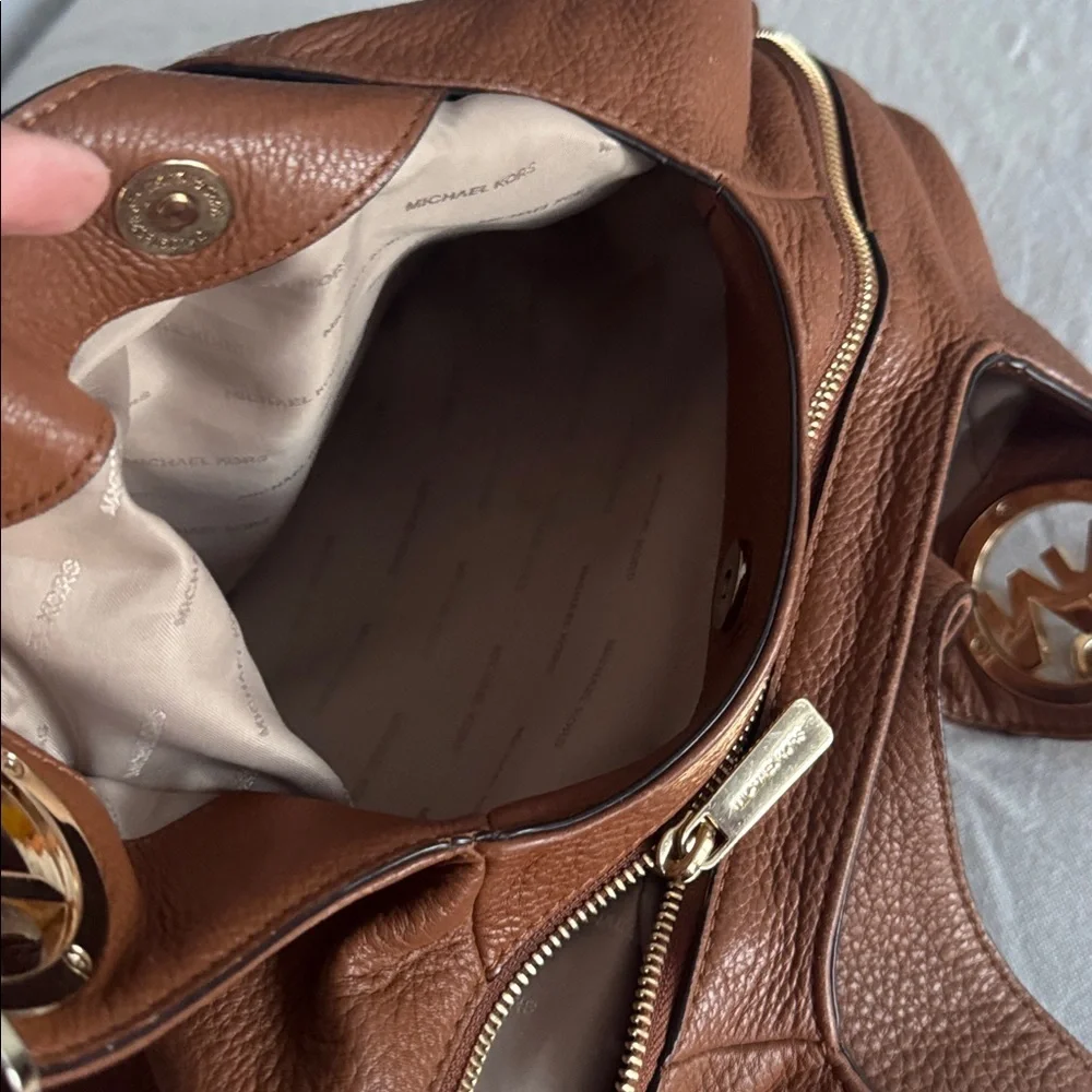 Michael Kors Brown Pebbled Leather Multi-Pocket Shoulder Bag. Gold hardware. - Picture 8 of 14